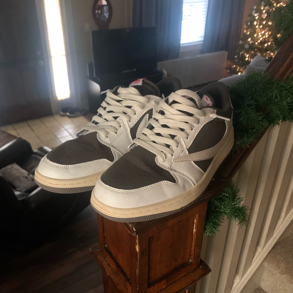 Travis Scott Jordan 1 Low Reverse Mocha No Box Used